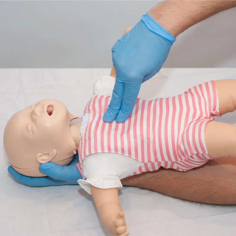 Baby Herzdruckmassage Herzdruckmassage
